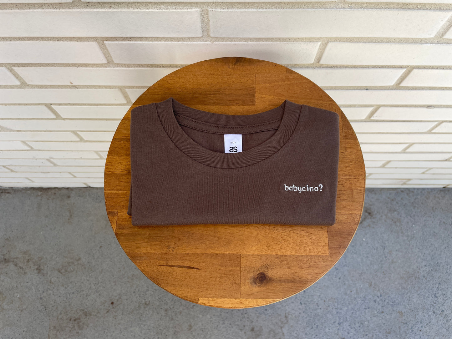 babycino? kids embroidered tee (cacao)
